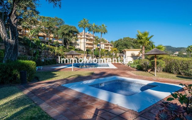 Resale - Apartment - Marbella - Elviria