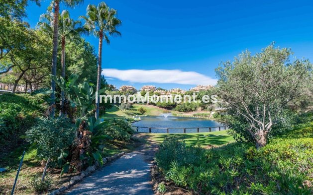 Resale - Apartment - Marbella - Elviria