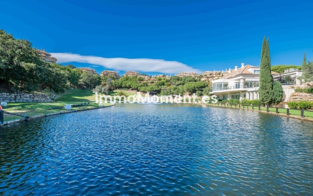 Resale - Apartment - Marbella - Elviria