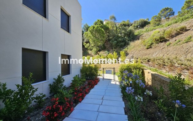 Resale - Apartment - Benahavís - Benahavís Centro