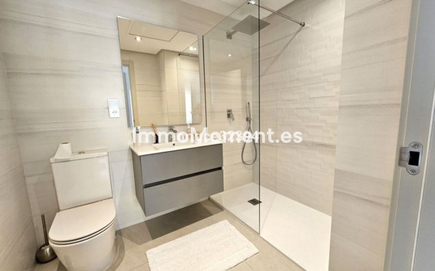 Resale - Apartment - Benahavís - Benahavís Centro