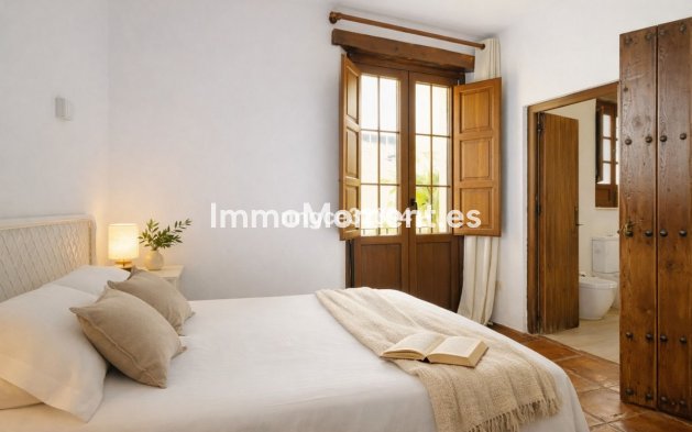 Resale - Villa - Benahavís - Benahavís Centro