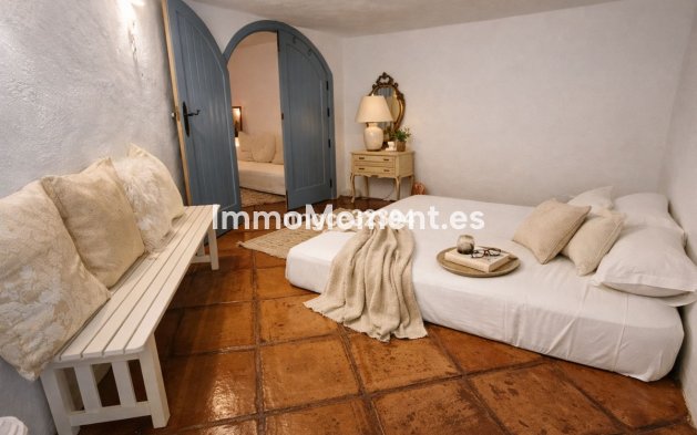 Resale - Villa - Benahavís - Benahavís Centro