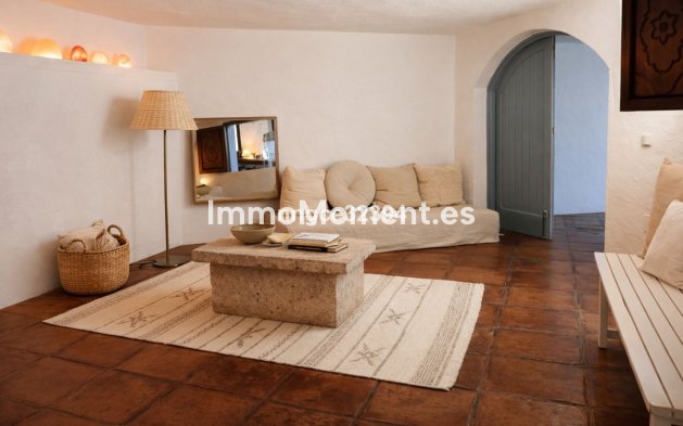 Resale - Villa - Benahavís - Benahavís Centro