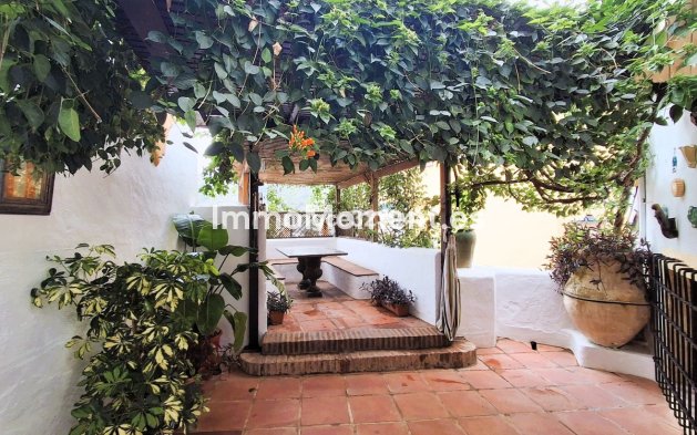 Resale - Villa - Benahavís - Benahavís Centro