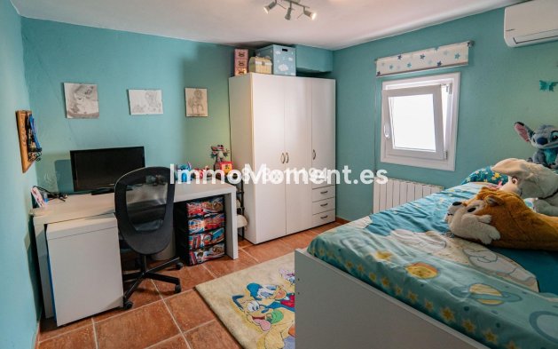 Wiederverkauf - Villa -   Inländisch - Pizarra