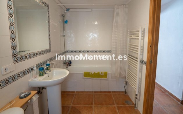 Wiederverkauf - Villa -   Inländisch - Pizarra