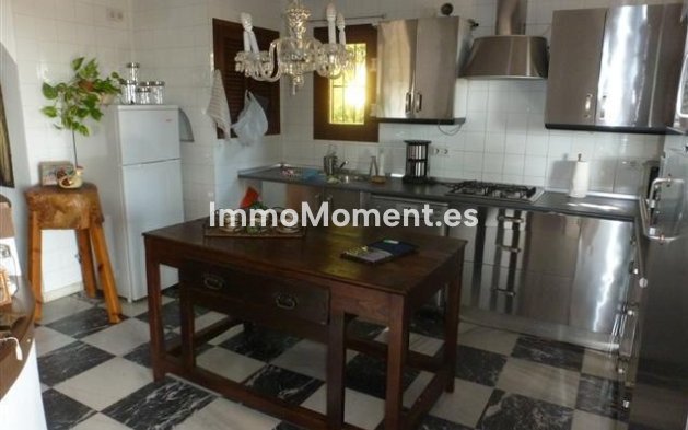 Bestaande woning - Villa - Estepona  - Estepona Centro