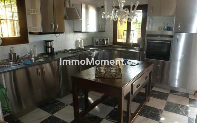 Bestaande woning - Villa - Estepona  - Estepona Centro