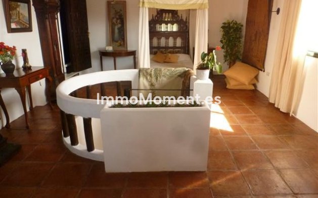 Bestaande woning - Villa - Estepona  - Estepona Centro