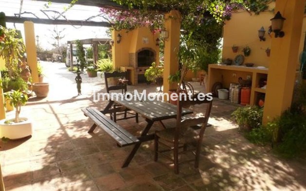 Bestaande woning - Villa - Estepona  - Estepona Centro