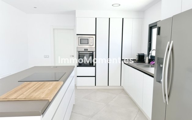 Wiederverkauf - Villa - Marbella - El Rosario