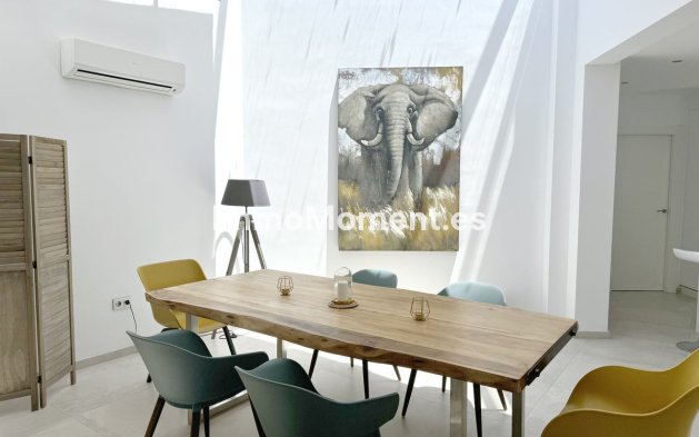 Wiederverkauf - Villa - Marbella - El Rosario