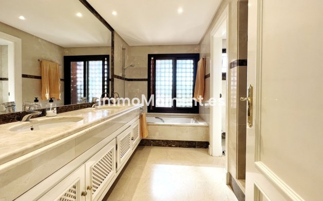 Wiederverkauf - Wohnung - Marbella - Nueva Andalucía