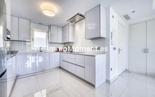 Revente - Appartement - Estepona  - Estepona Centro