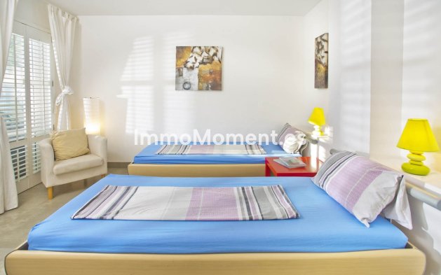 Reventa - Villa - Marbella - Elviria