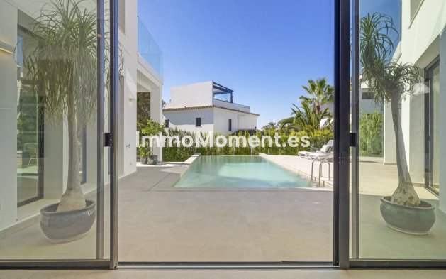 Resale - Villa - Marbella - Marbesa