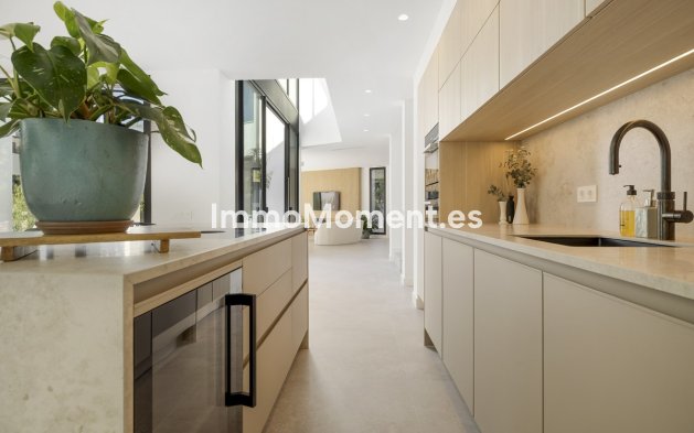 Resale - Villa - Marbella - Marbesa