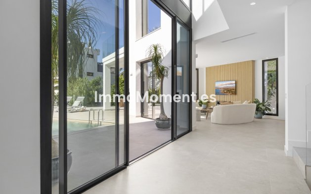 Resale - Villa - Marbella - Marbesa