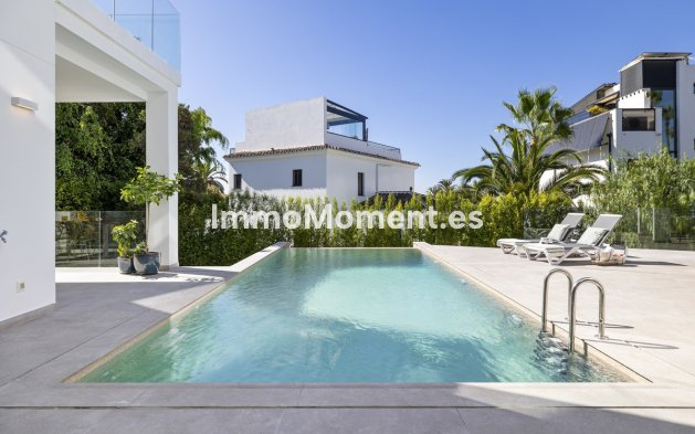 Resale - Villa - Marbella - Marbesa