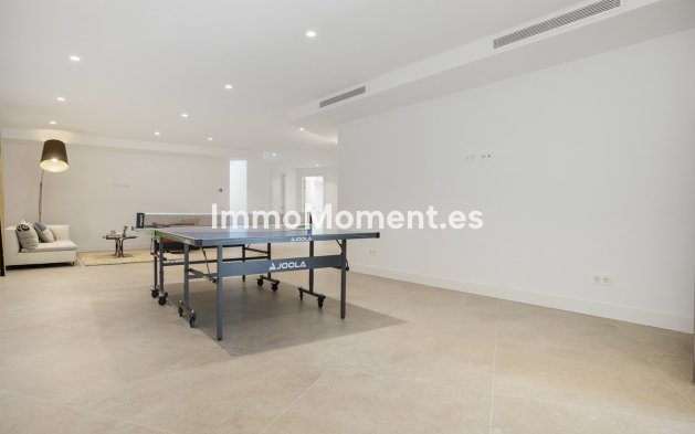 Resale - Villa - Marbella - Marbesa