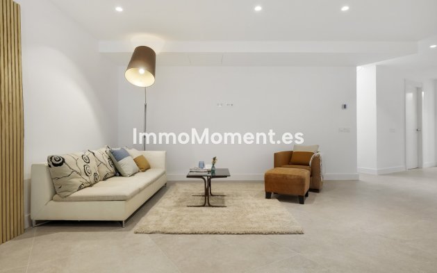 Resale - Villa - Marbella - Marbesa