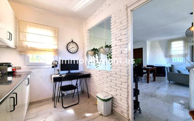 Resale - Villa - Benalmadena - Benalmadena Centro