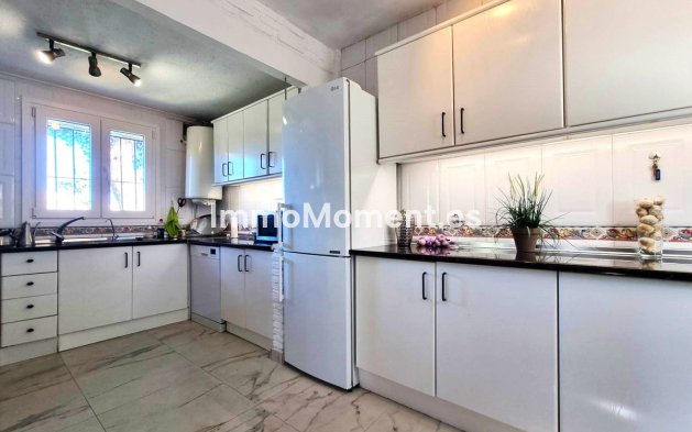 Resale - Villa - Benalmadena - Benalmadena Centro