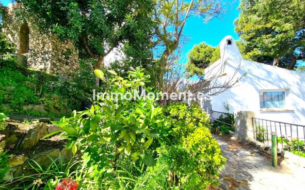 Resale - Villa - Benalmadena - Benalmadena Centro