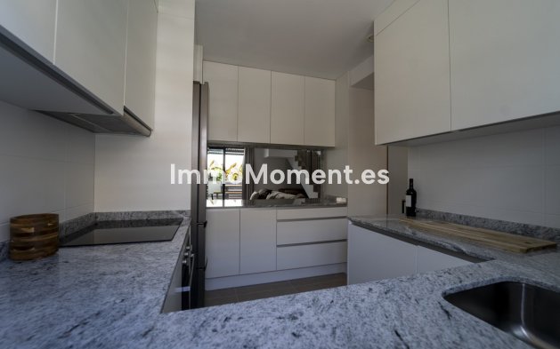 Resale - Villa - Estepona - Cancelada