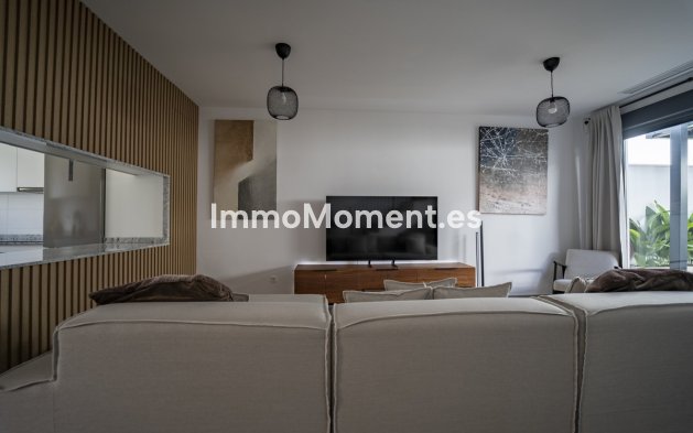 Resale - Villa - Estepona - Cancelada