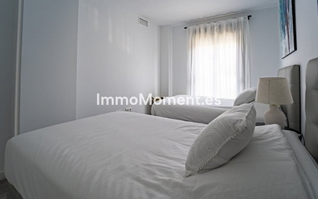 Resale - Villa - Estepona - Cancelada