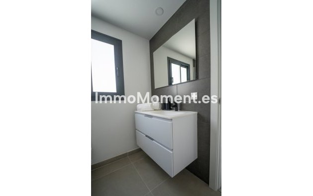 Resale - Villa - Estepona - Cancelada