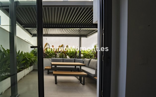 Resale - Villa - Estepona - Cancelada