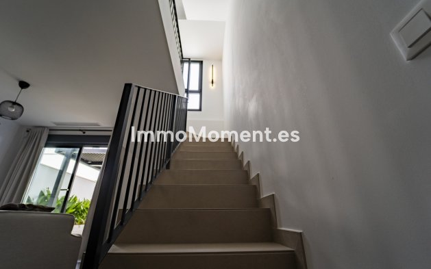 Resale - Villa - Estepona - Cancelada