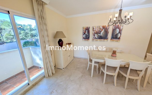Resale - Apartment - Marbella - Elviria
