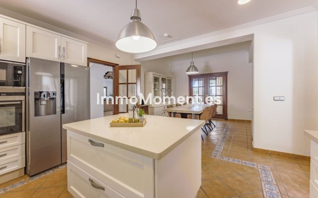 Revente - Villa - Marbella - Nueva Andalucía
