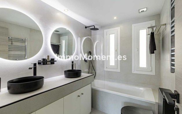 Revente - Appartement - Marbella - Nueva Andalucía