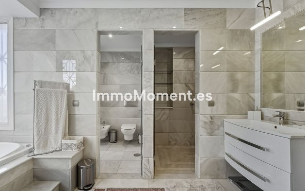 Resale - Villa - Marbella - Guadalmina Alta