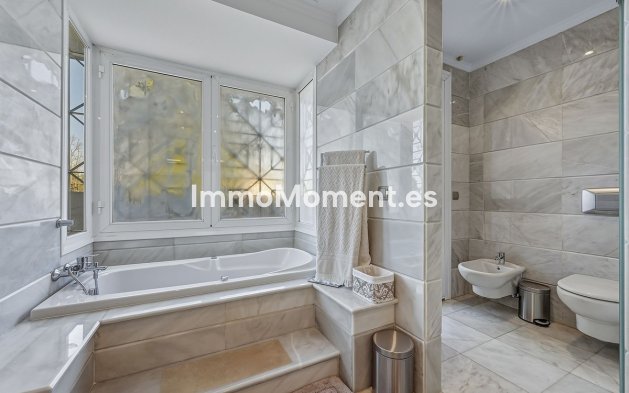 Resale - Villa - Marbella - Guadalmina Alta