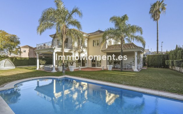 Resale - Villa - Marbella - Guadalmina Alta