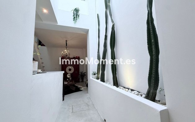 Bestaande woning - Geschakelde woning - Binnenland  - Coín