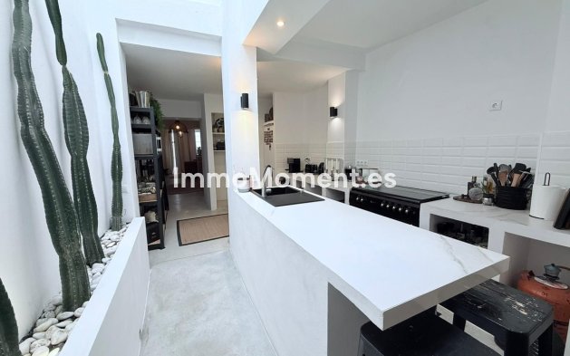 Bestaande woning - Geschakelde woning - Binnenland  - Coín