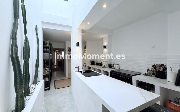 Bestaande woning - Geschakelde woning - Binnenland  - Coín