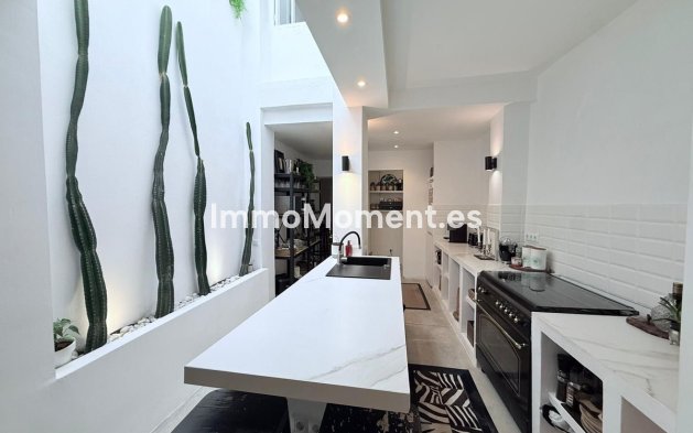 Bestaande woning - Geschakelde woning - Binnenland  - Coín