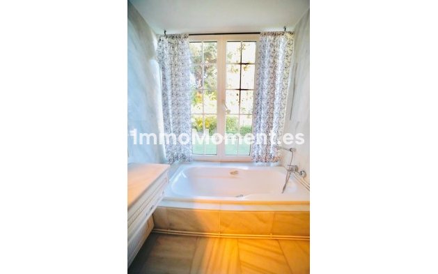 Revente - Villa - Benalmadena - Benalmadena Pueblo