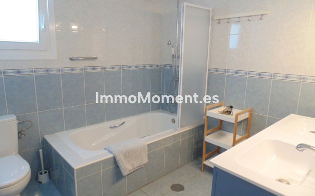 Resale - Villa - Benalmadena - Benalmadena Centro