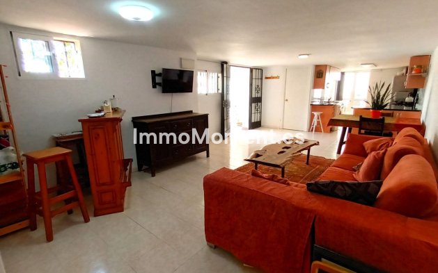 Resale - Villa - Benalmadena - Benalmadena Centro