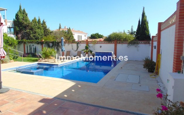 Resale - Villa - Benalmadena - Benalmadena Centro