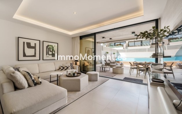 Resale - Villa - Marbella - Puerto Banús